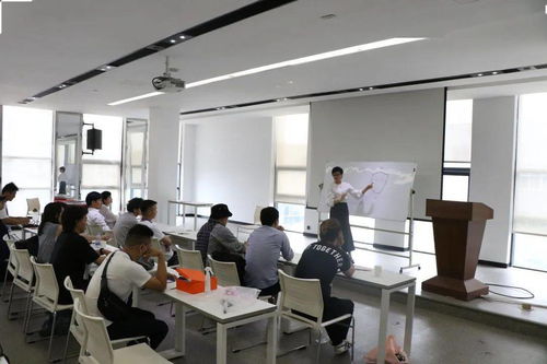 中國(guó)發(fā)制品行業(yè)第二期假發(fā)技術(shù)修剪培訓(xùn)圓滿落幕，推動(dòng)計(jì)算機(jī)軟硬件輔助設(shè)備零售發(fā)展