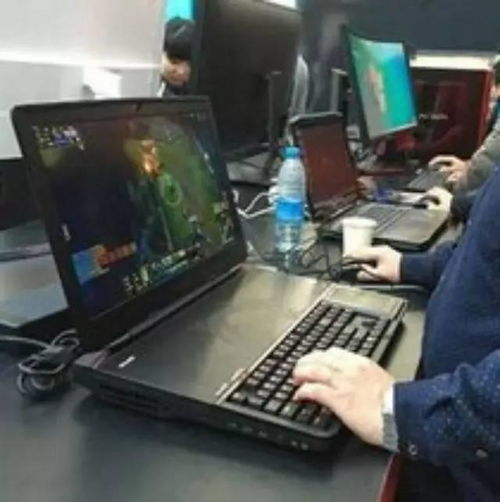 京東同步美國(guó)CES展，多款游戲產(chǎn)品及VR設(shè)備亮相，引領(lǐng)計(jì)算機(jī)軟硬件零售新潮流